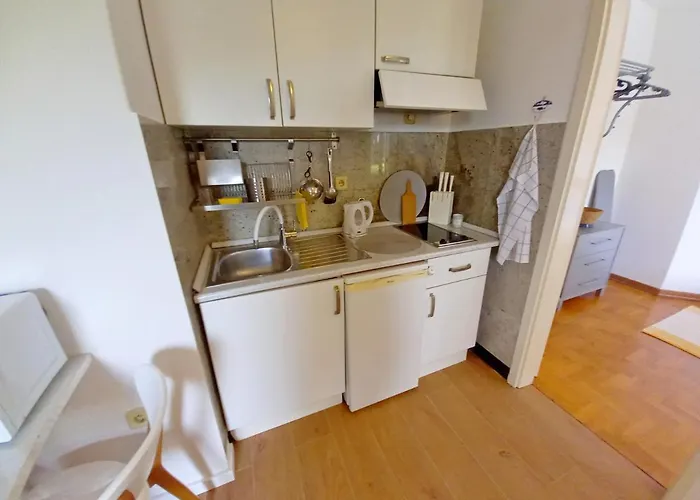 Lungomare Apartman Póla