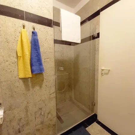 Lungomare Apartman Póla